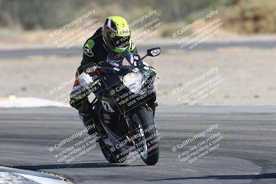 media/Oct-30-2025-Racers Edge (Thu) [[dabbdaf680]]/3-B Group/Session 2 Turn 2/